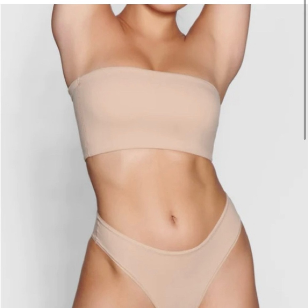 Skims NWT! FITS EVERYBODY BANDEAU LTD COLOR DUSK